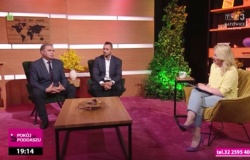 Wójt i radny na poddaszu TVP. Promują wielki koncert w Krowiarkach